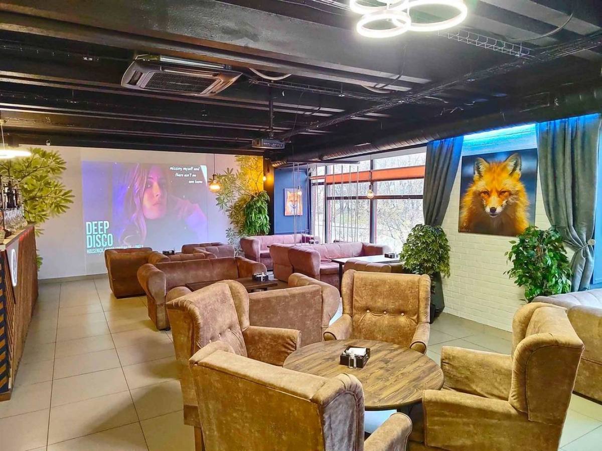 Melissa Lounge