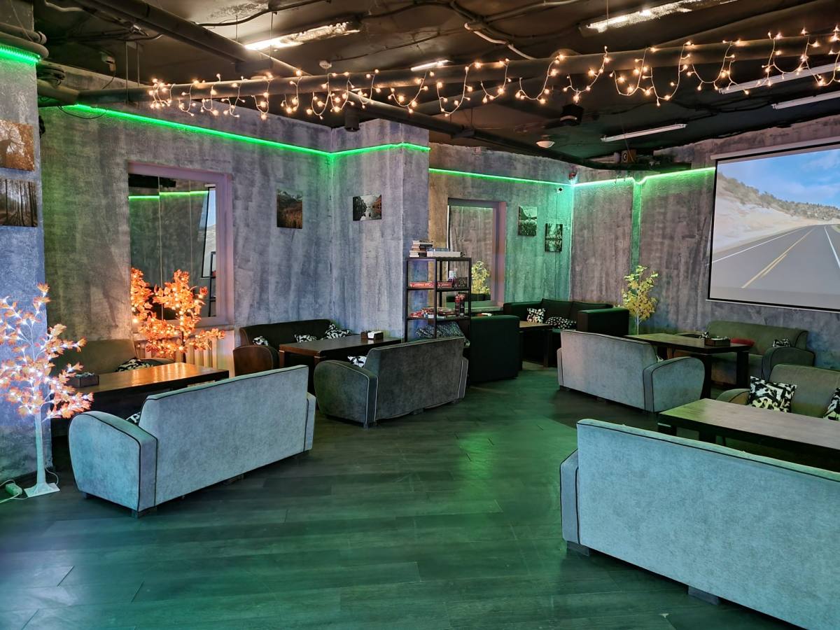 BEZNAZVANIYA Lounge Loft